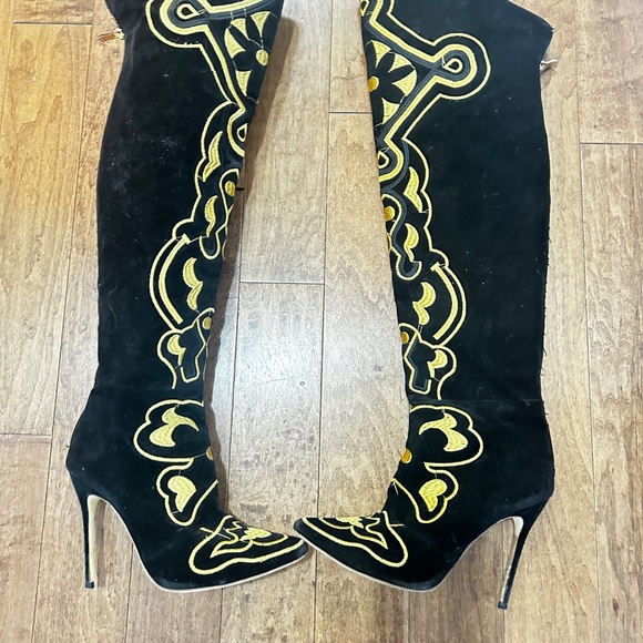 Over the knee boots - Picture 2 of 8